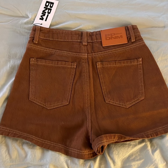 Shorts - Picture 3 of 5